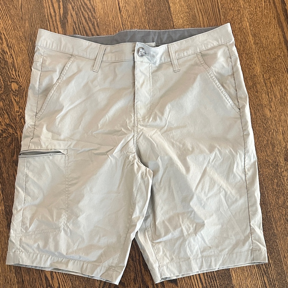 Eddie Bauer Men's Tan Cargo Shorts